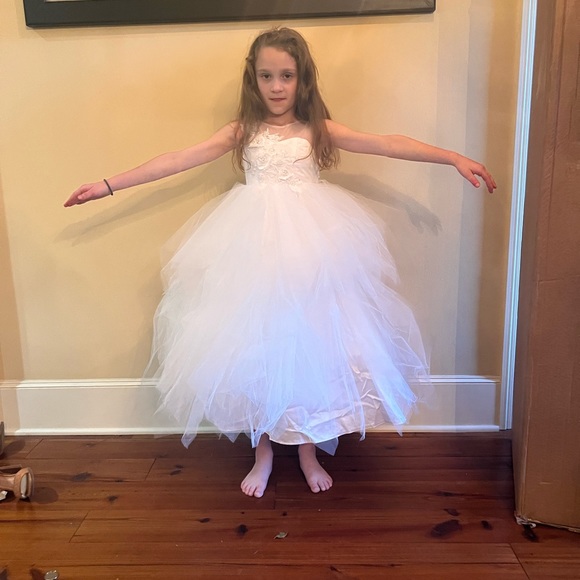 flower girl gown or first communion dress. Floor length for 42 inches in height - Picture 7 of 10